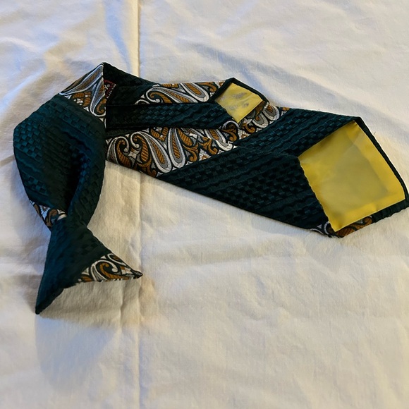 WEMBLEY VTG 70s Clip-on Elegant Green and Brown Paisley Tie - Picture 6 of 6